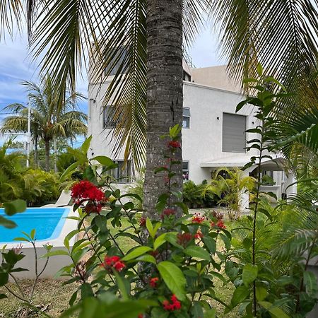 Cosy 2 Bedrooms Apts In Pereybere -Seasons Break Apartment Pereybere Beach Екстериор снимка