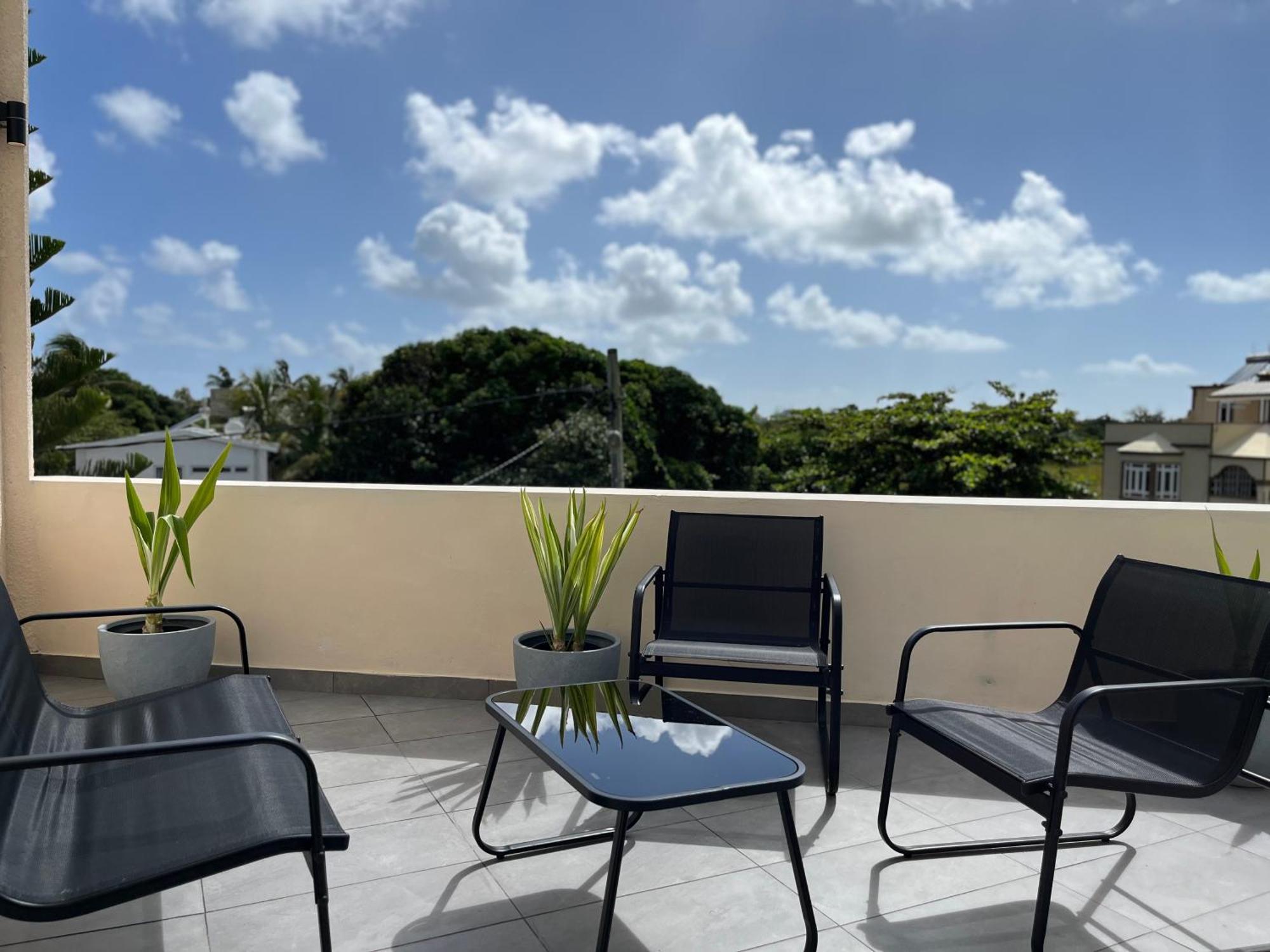 Cosy 2 Bedrooms Apts In Pereybere -Seasons Break Apartment Pereybere Beach Екстериор снимка