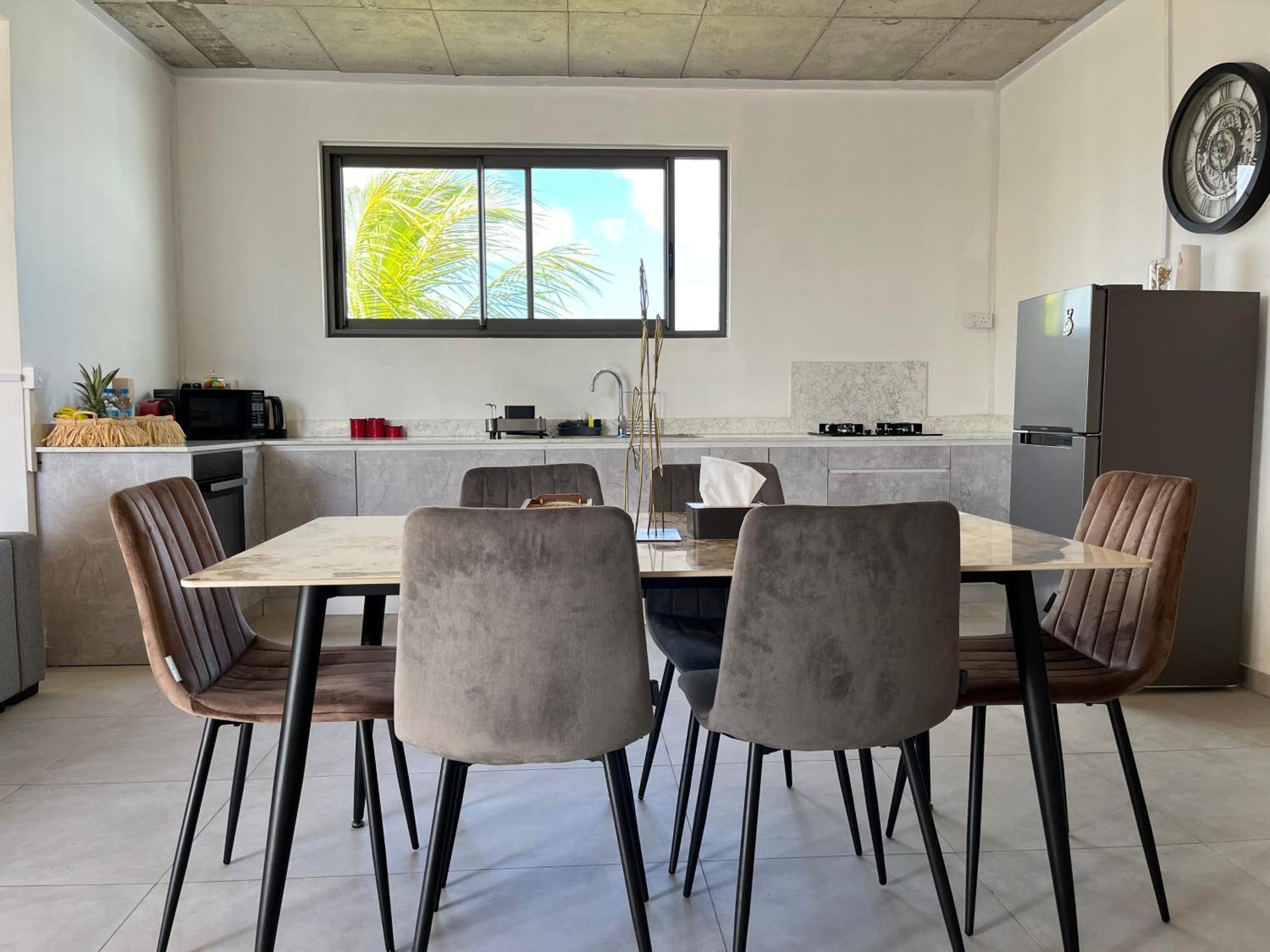 Cosy 2 Bedrooms Apts In Pereybere -Seasons Break Apartment Pereybere Beach Екстериор снимка