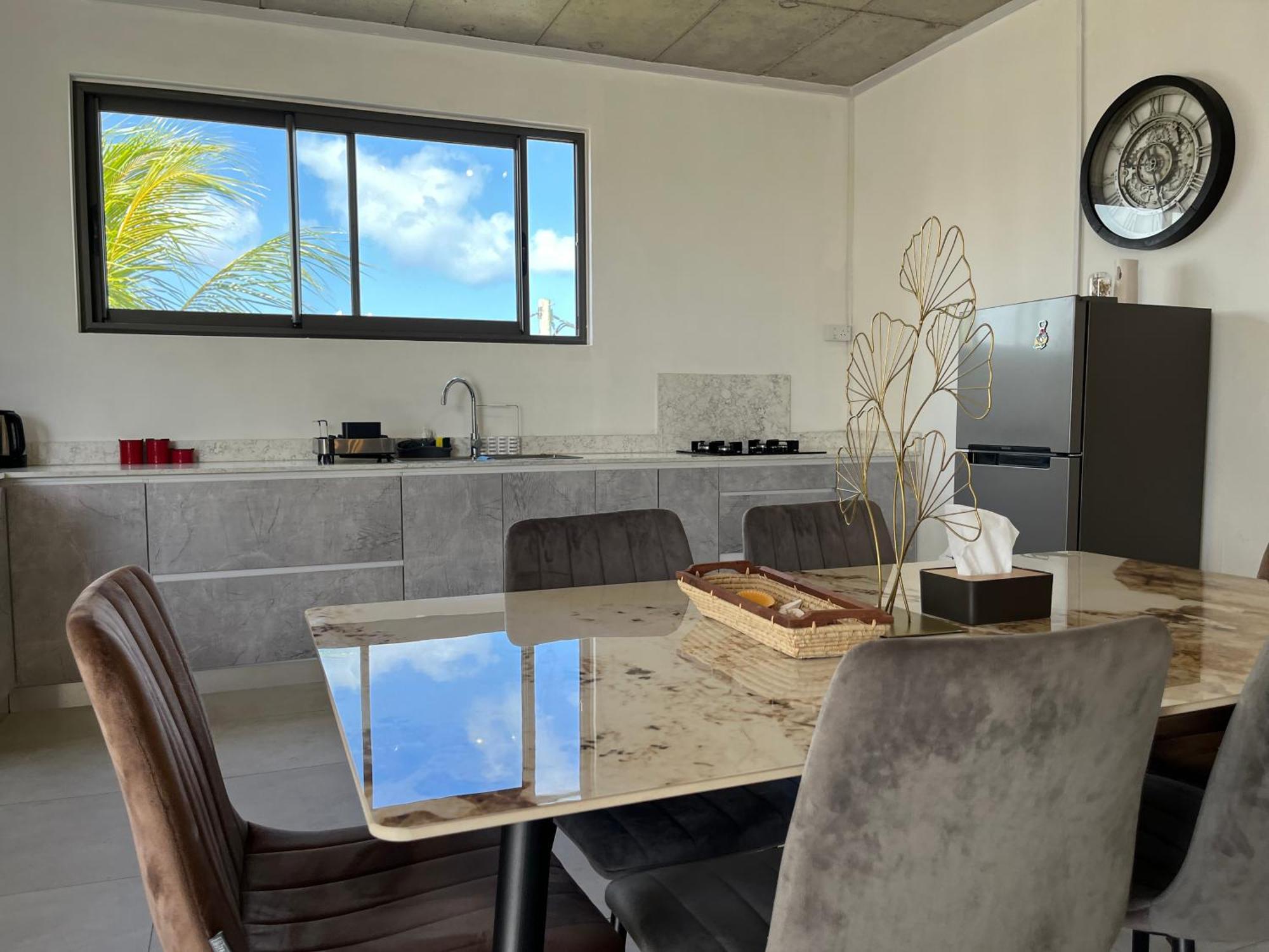 Cosy 2 Bedrooms Apts In Pereybere -Seasons Break Apartment Pereybere Beach Екстериор снимка