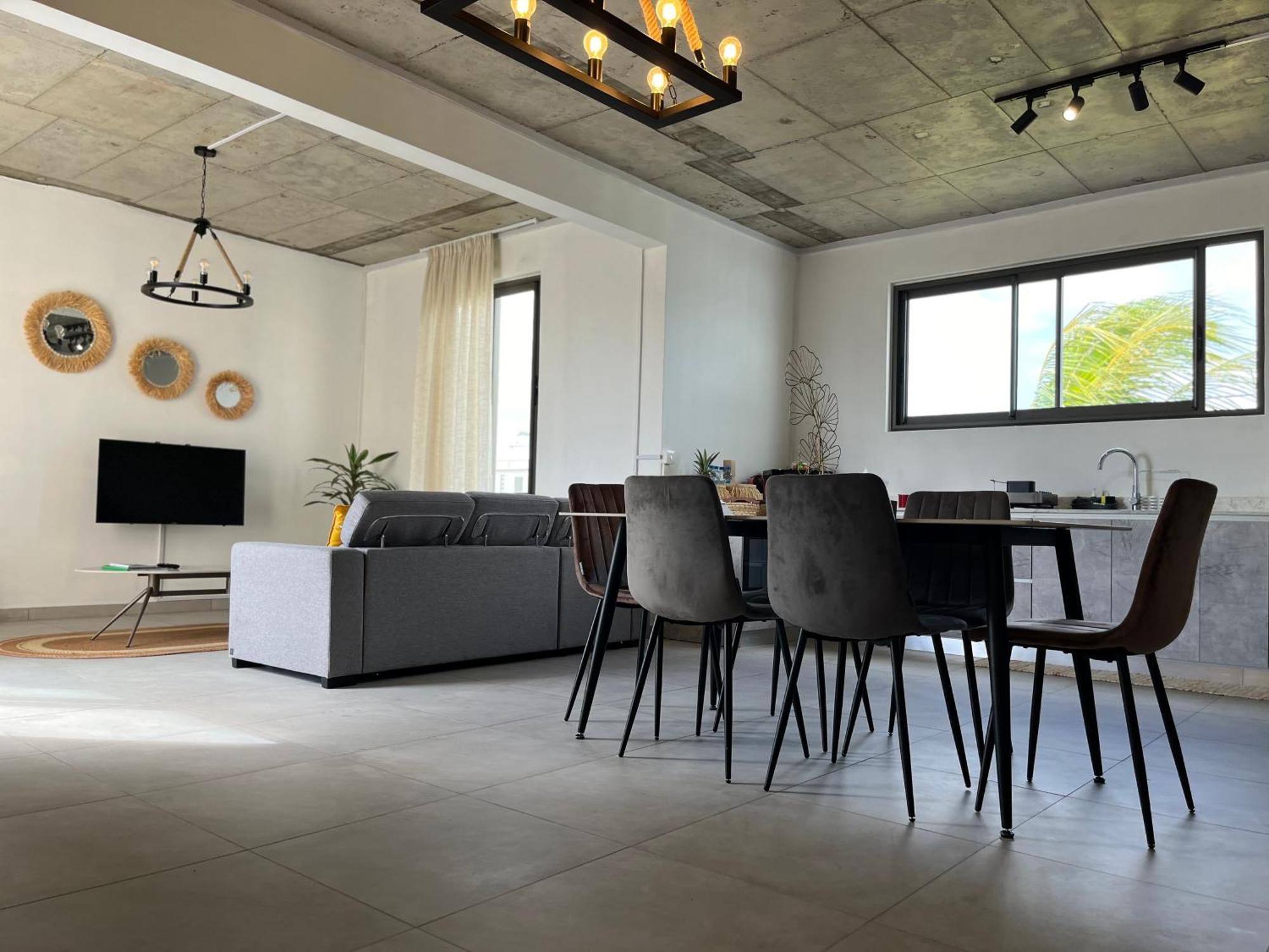 Cosy 2 Bedrooms Apts In Pereybere -Seasons Break Apartment Pereybere Beach Екстериор снимка